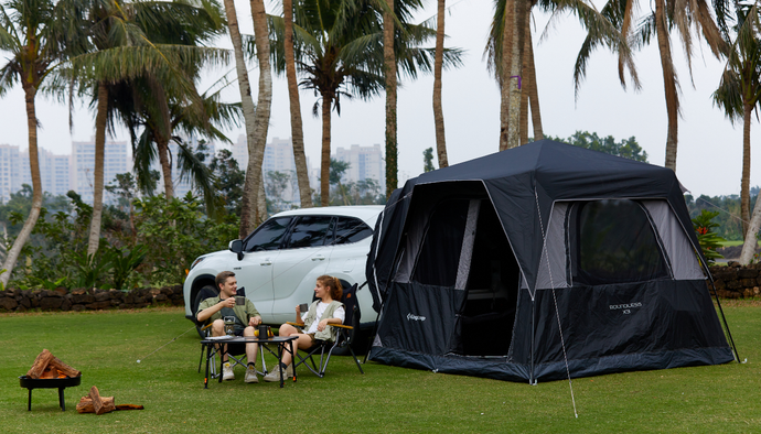 A Perfect Family Camping Experience: Stargazing and Movie Night Under the Car Tent
